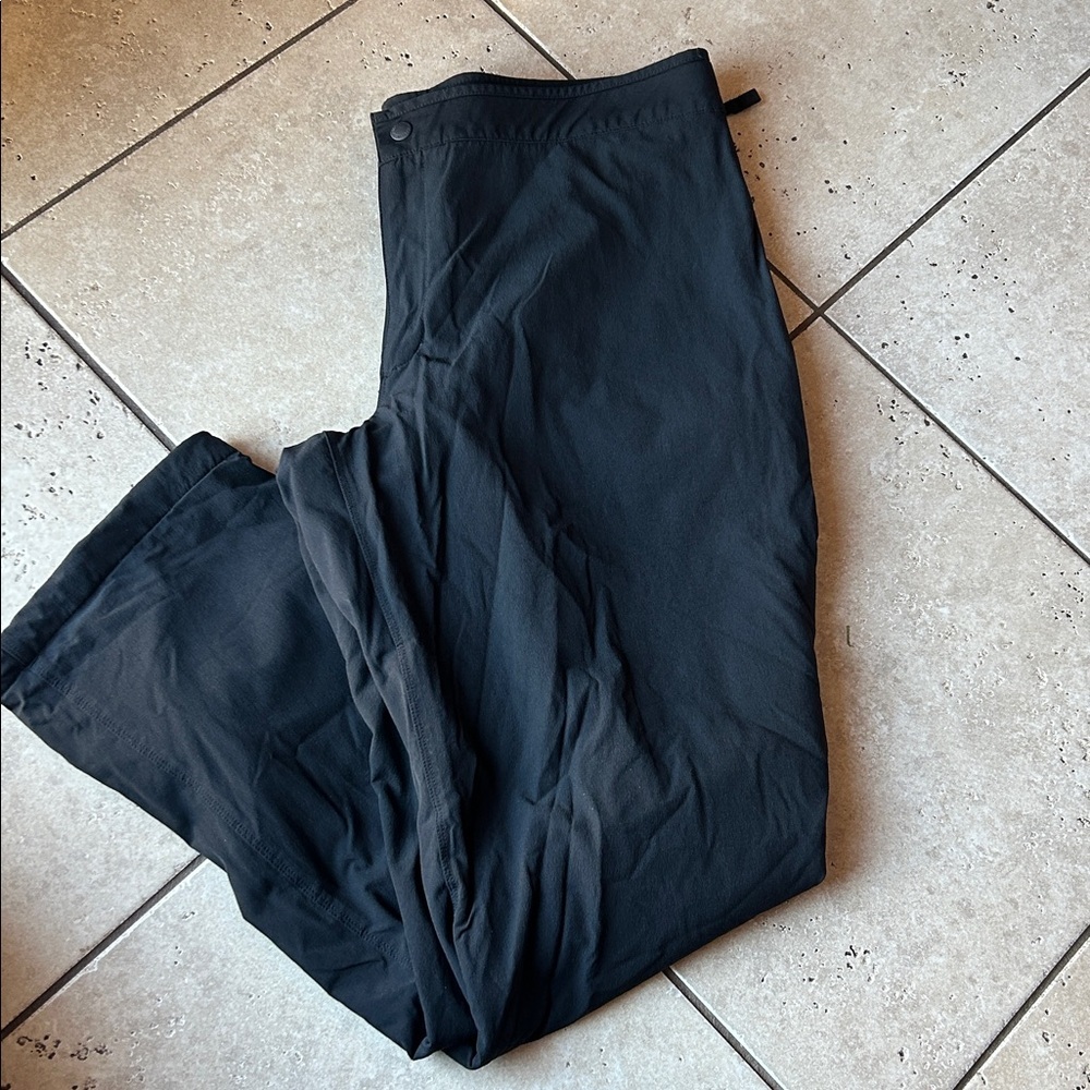 Mountain Hardware Black Women's Pants size 16 Alpine Light - Picture 6 of 9